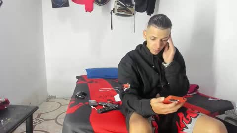 douglas_gallegos online show from April 1, 2026, 5:52 am