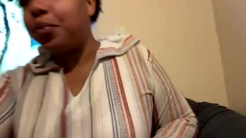 dove_love22 online show from November 3, 2025, 4:30 pm