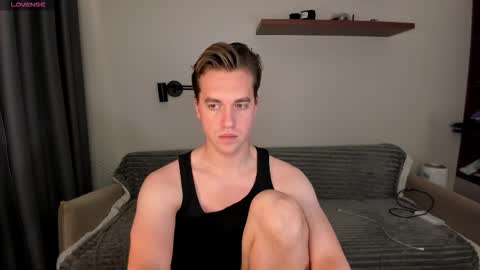 Snapshot of dr_your_dream chatting on October 27, 2025, 10:03 pm Mervin online show from October 27, 2025, 10:03 pm