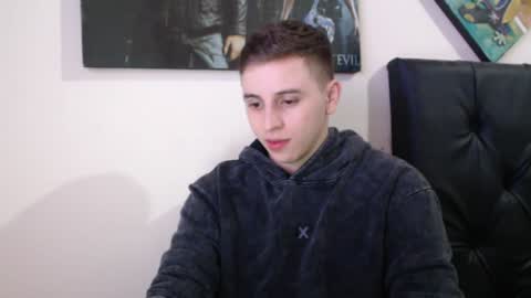 draco_boy2000 online show from December 4, 2024, 7:23 pm