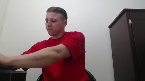 draco_boy2000 online show from October 10, 2025, 9:36 pm