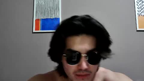 drake__wolf online show from October 15, 2025, 4:34 am