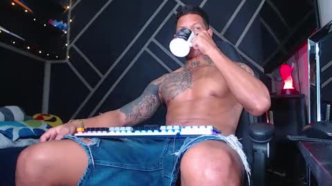 Snapshot of drake_jhonson08 chatting on October 31, 2025, 3:40 am Drake online show from October 31, 2025, 3:40 am