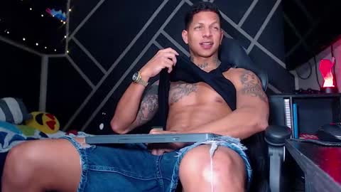 Snapshot of drake_jhonson08 chatting on November 4, 2025, 6:23 am Drake online show from November 4, 2025, 6:23 am