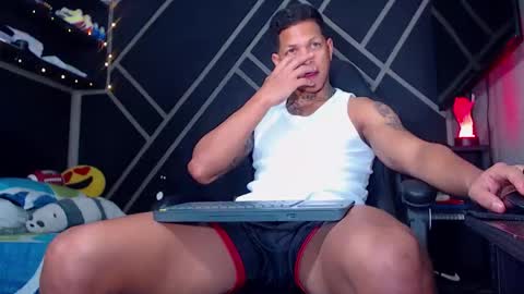 Snapshot of drake_jhonson08 chatting on November 12, 2025, 12:55 am Drake online show from November 12, 2025, 12:55 am