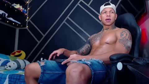 Snapshot of drake_jhonson08 chatting on November 14, 2025, 5:28 am Drake online show from November 14, 2025, 5:28 am