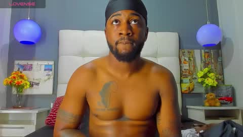 ---Drake--- online show from December 3, 2025, 5:55 pm