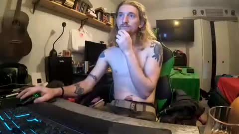 drakecloude96 online show from October 15, 2025, 3:23 pm