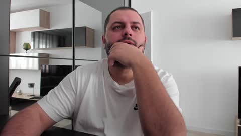 Snapshot of draven_a chatting on January 8, 2025, 9:21 am Draven A online show from January 8, 2025, 9:21 am