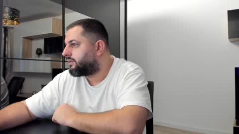 Snapshot of draven_a chatting on February 11, 2025, 3:40 pm Draven A online show from February 11, 2025, 3:40 pm