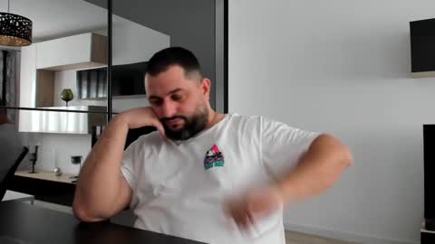 Snapshot of draven_a chatting on February 12, 2025, 11:07 am Draven A online show from February 12, 2025, 11:07 am