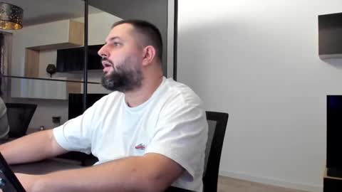 Snapshot of draven_a chatting on February 26, 2025, 3:52 pm Draven A online show from February 26, 2025, 3:52 pm