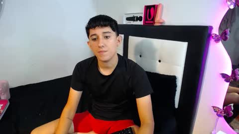 -- nicolle and jhon -- online show from October 14, 2025, 9:15 pm