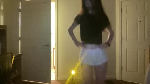 ur dream girl online show from April 22, 2026, 9:38 pm