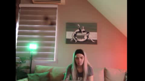 Snapshot of dreamcatcherfantasy chatting on November 5, 2025, 8:03 am A girl online show from November 5, 2025, 8:03 am