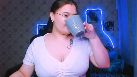 Snapshot of dreamforyoue2 chatting on November 19, 2025, 4:29 pm dreamforyoue2 online show from November 19, 2025, 4:29 pm