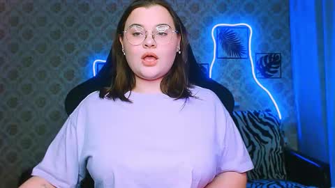 Snapshot of dreamforyoue2 chatting on December 15, 2025, 8:35 pm dreamforyoue2 online show from December 15, 2025, 8:35 pm