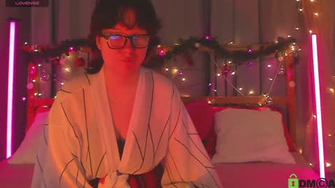 Snapshot of dreamgirllove chatting on December 28, 2024, 1:29 am Billy online show from December 28, 2024, 1:29 am