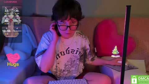 Snapshot of dreamgirllove chatting on January 17, 2025, 4:06 am Billy online show from January 17, 2025, 4:06 am