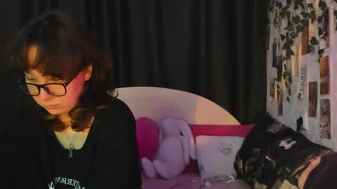 Snapshot of dreamgirllove chatting on September 19, 2025, 4:14 am Billy online show from September 19, 2025, 4:14 am