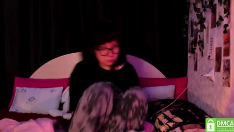 Snapshot of dreamgirllove chatting on October 11, 2025, 2:44 am Billy online show from October 11, 2025, 2:44 am