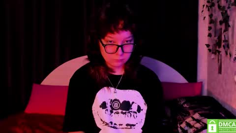 Snapshot of dreamgirllove chatting on October 17, 2025, 10:34 pm Billy online show from October 17, 2025, 10:34 pm