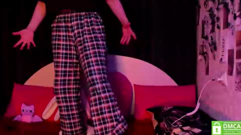 Snapshot of dreamgirllove chatting on November 6, 2025, 2:45 am Billy online show from November 6, 2025, 2:45 am