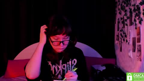 Snapshot of dreamgirllove chatting on November 13, 2025, 10:41 pm Billy online show from November 13, 2025, 10:41 pm