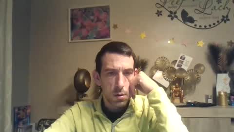 dreamguy38 online show from December 24, 2024, 3:05 am