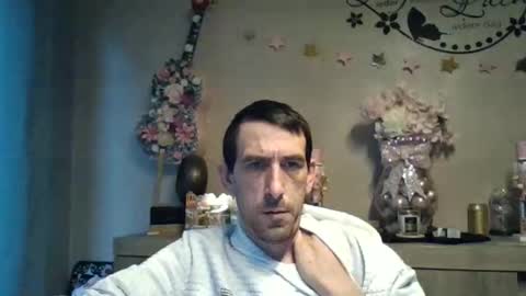 dreamguy38 online show from November 19, 2025, 8:14 am