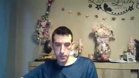 dreamguy38 online show from December 17, 2025, 7:47 am