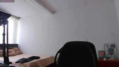 Snapshot of dreamhunterdz chatting on April 14, 2026, 8:37 pm Your lord. - ONLINE 1500 Pm to 2100 Pm - New York Hour online show from April 14, 2026, 8:37 pm