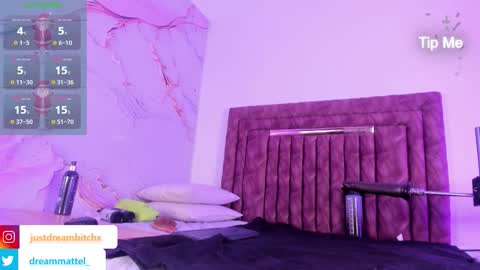 Dream Matell online show from December 18, 2025, 4:07 am