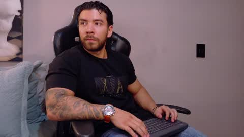 Snapshot of dreammr1 chatting on June 18, 2026, 9:52 pm cris online show from June 18, 2026, 9:52 pm