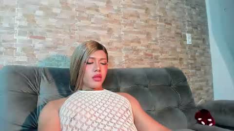 Snapshot of dreams_chloe chatting on June 14, 2026, 12:19 am dreams_chloe online show from June 14, 2026, 12:19 am