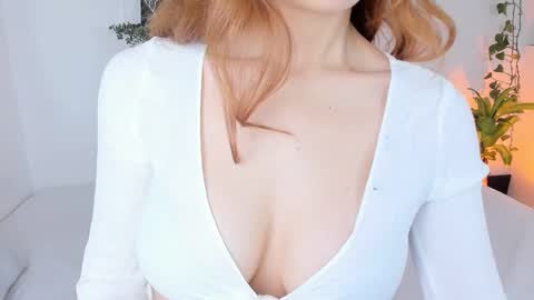 Snapshot of dreamsgirl18 chatting on January 15, 2025, 2:13 pm Evablonde Abby black hair online show from January 15, 2025, 2:13 pm