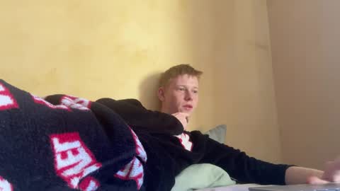 dreamy_devi1 online show from April 6, 2026, 1:23 pm