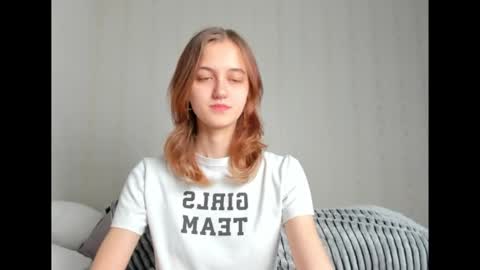 Snapshot of dreamy_pollyyy chatting on November 9, 2025, 6:39 pm dreamy_pollyyy online show from November 9, 2025, 6:39 pm