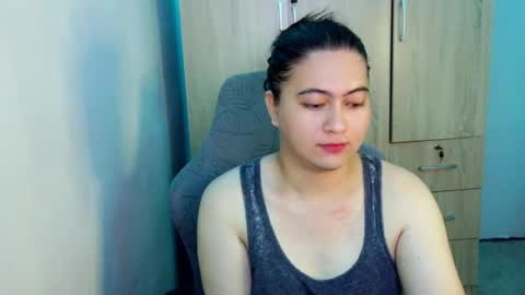 dreamycreamyst online show from June 30, 2026, 4:46 am