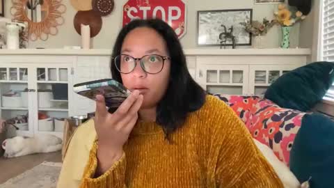 RIRI OR DREAMY online show from December 3, 2025, 4:49 pm