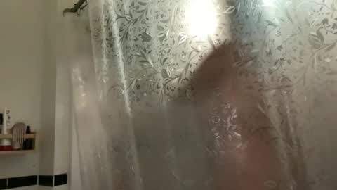 RIRI OR DREAMY online show from March 28, 2026, 1:05 am