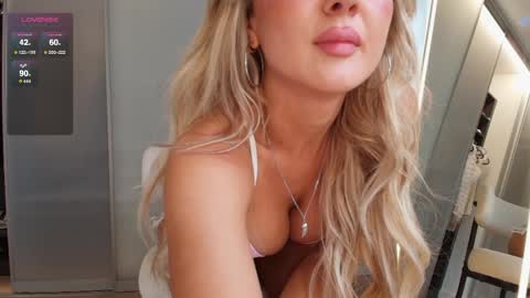 Snapshot of dreamyylilah chatting on June 1, 2026, 11:28 pm Lilah online show from June 1, 2026, 11:28 pm