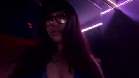 dreamyyy01 online show from April 23, 2026, 3:30 am