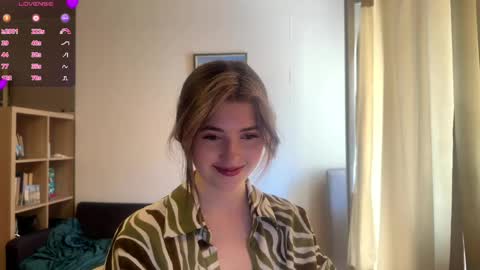 Snapshot of dremazwahlen chatting on May 5, 2026, 9:50 am Dia online show from May 5, 2026, 9:50 am