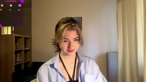 Snapshot of dremazwahlen chatting on May 14, 2026, 4:03 pm Dia online show from May 14, 2026, 4:03 pm