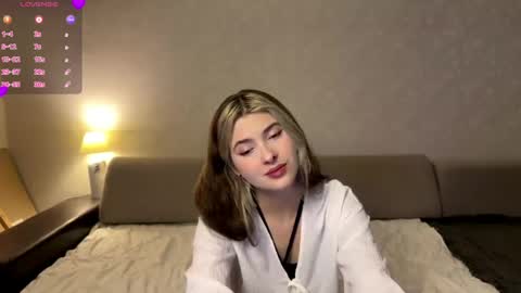 Snapshot of dremazwahlen chatting on May 28, 2026, 3:20 pm Dia online show from May 28, 2026, 3:20 pm