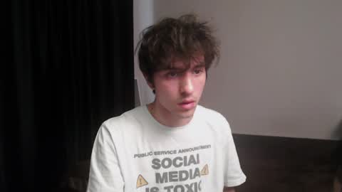 Snapshot of dress_air chatting on April 28, 2026, 2:10 am Air online show from April 28, 2026, 2:10 am