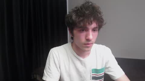Snapshot of dress_air chatting on May 2, 2026, 4:50 am Air online show from May 2, 2026, 4:50 am