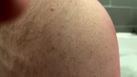 dressedupsissy online show from December 19, 2025, 9:44 pm