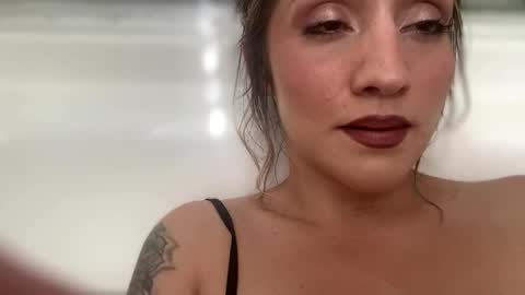 Snapshot of drippypetalo chatting on November 3, 2025, 9:48 pm drippypetalo online show from November 3, 2025, 9:48 pm